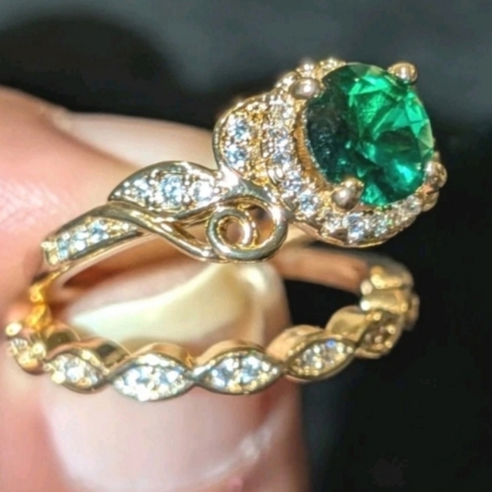 Luxury Womens 3ct Round Simulated Green Emerald & Diamond Gold Bridal Set Sz 6